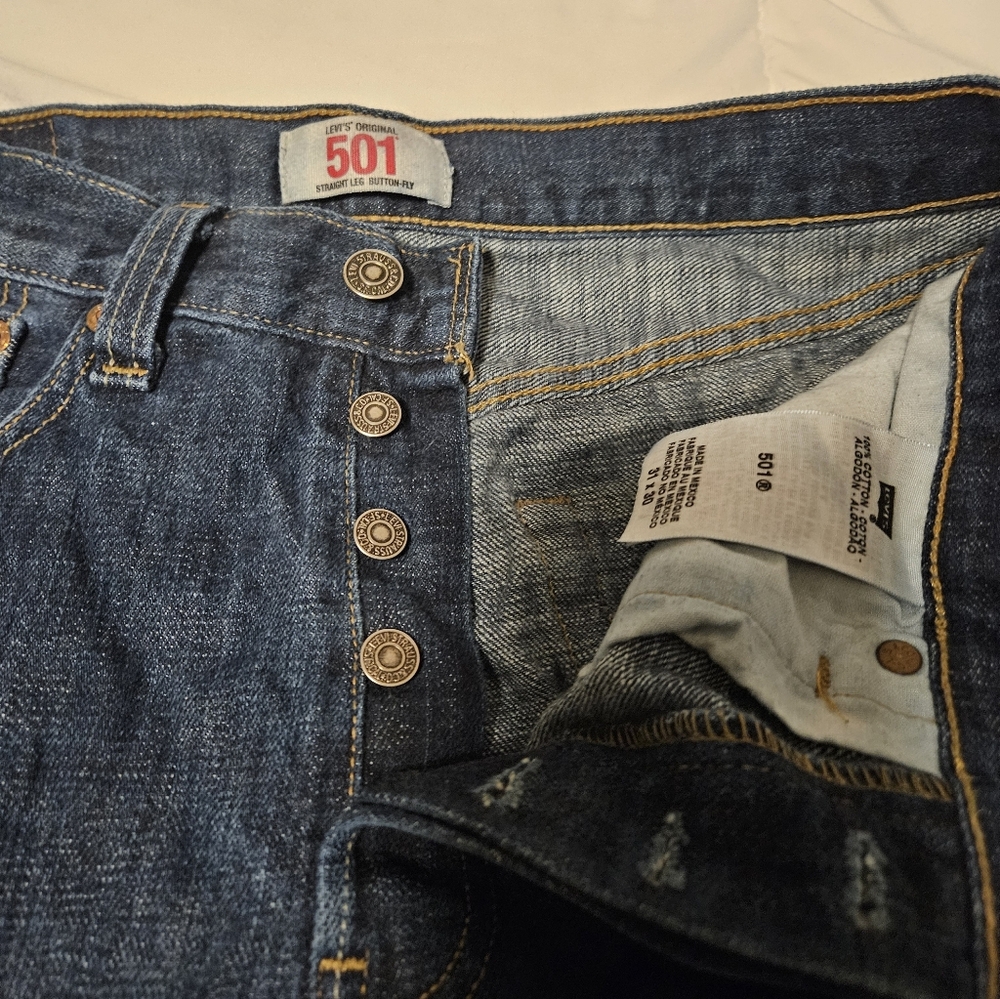 SOLD! Levi's 501 Original Button Fly Dark Blue Denim Jeans Men's Sizes 31x30